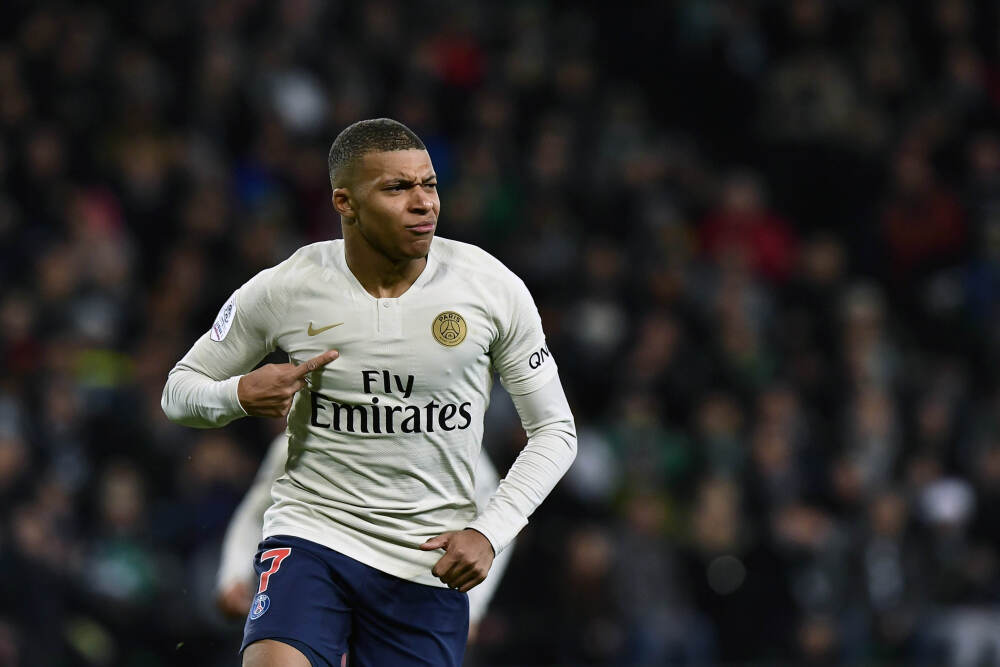 德天空：法兰克福商谈引进诺丁汉森林前锋卡利穆恩多